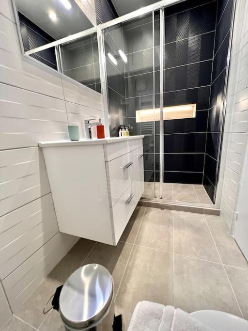 Lovely Studio 3-Min From Beach Palaio Faliro Bagian luar foto